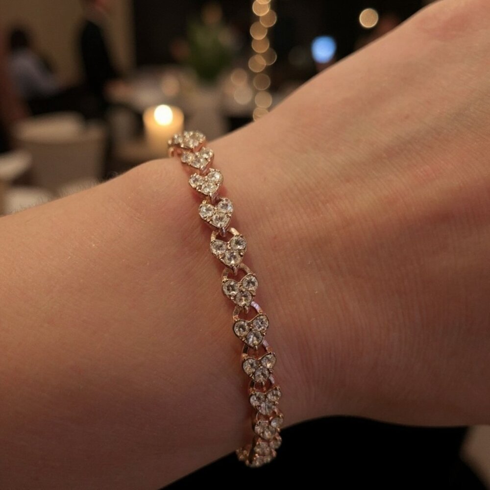 Heart shaped rose gold bracelet~ 7.5 inches